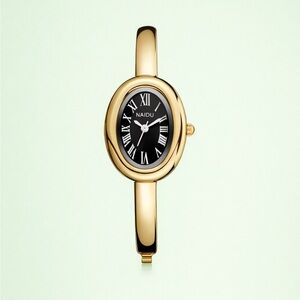 Baignoire Gold Oval Watch with Black Dial